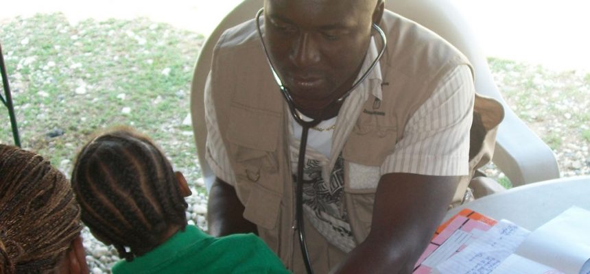 Dr.  Yves Frederic y Grupo Salud Integral (GSI) llevan a cabo actividades sociales y humanitarias a favor de poblaciones pobres y desfavorecidas de zonas rurales y remotas de Haití